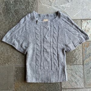 Short sleeve cable sweater